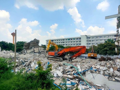 ให้เช่ารถแบคโฮ